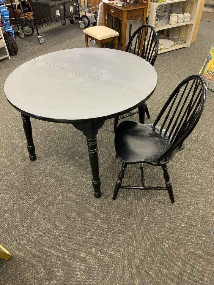 ROUND BLACK PAINTED WOOD TABLE W/ MATTE GRAY TOP 2 CHAIRS.