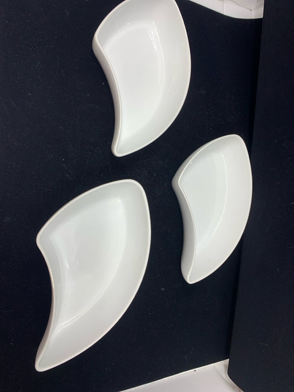 3 PC CROFTON WHITE SERVING PIECE.