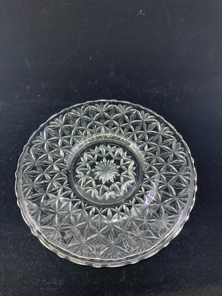 ROUND PRESSED GLASS PLATTER W SCALLOP EDGE.