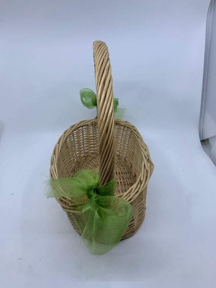 SMALL OVAL BASKET W GREEN RIBBON.