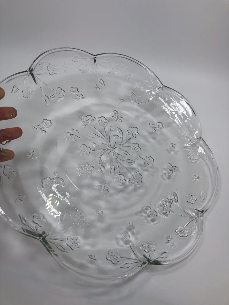FLOWER EMBOSSED GLASS PLATTER W/RUFFLED EDGE.