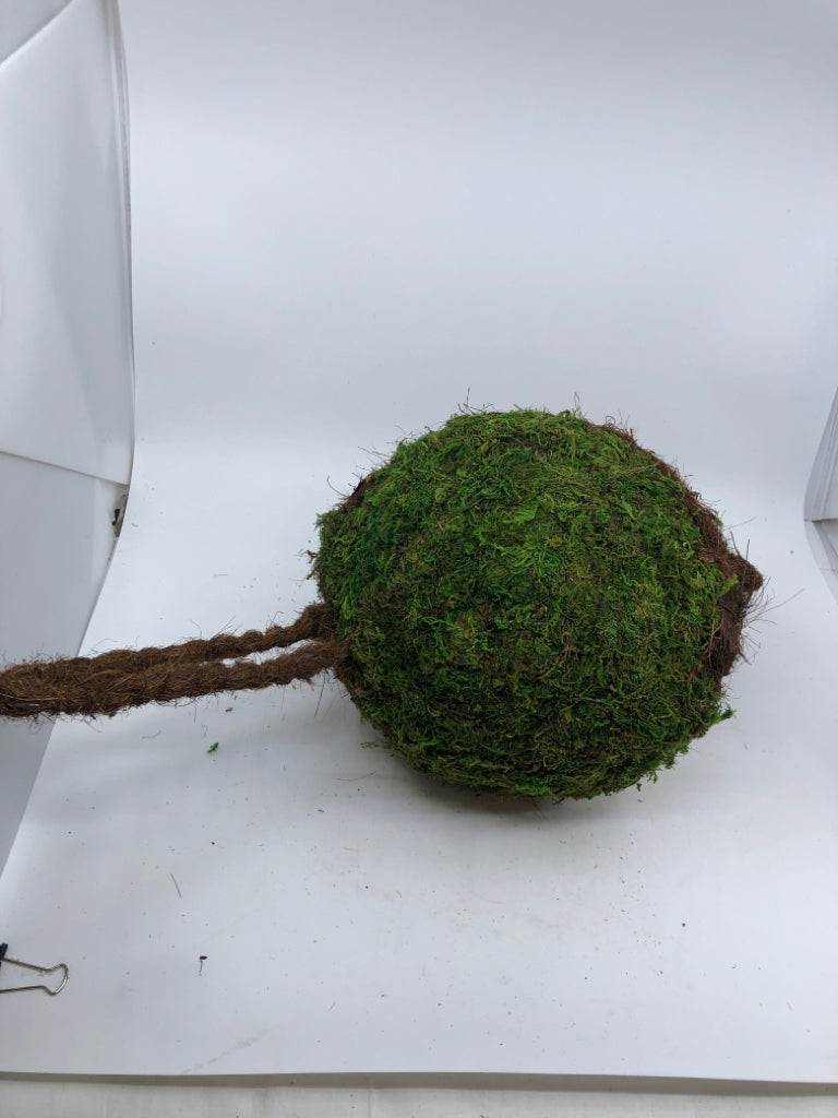 MOSS BIRD SHAPED HANGING PLANTER W/ PLASTIC INSERT.