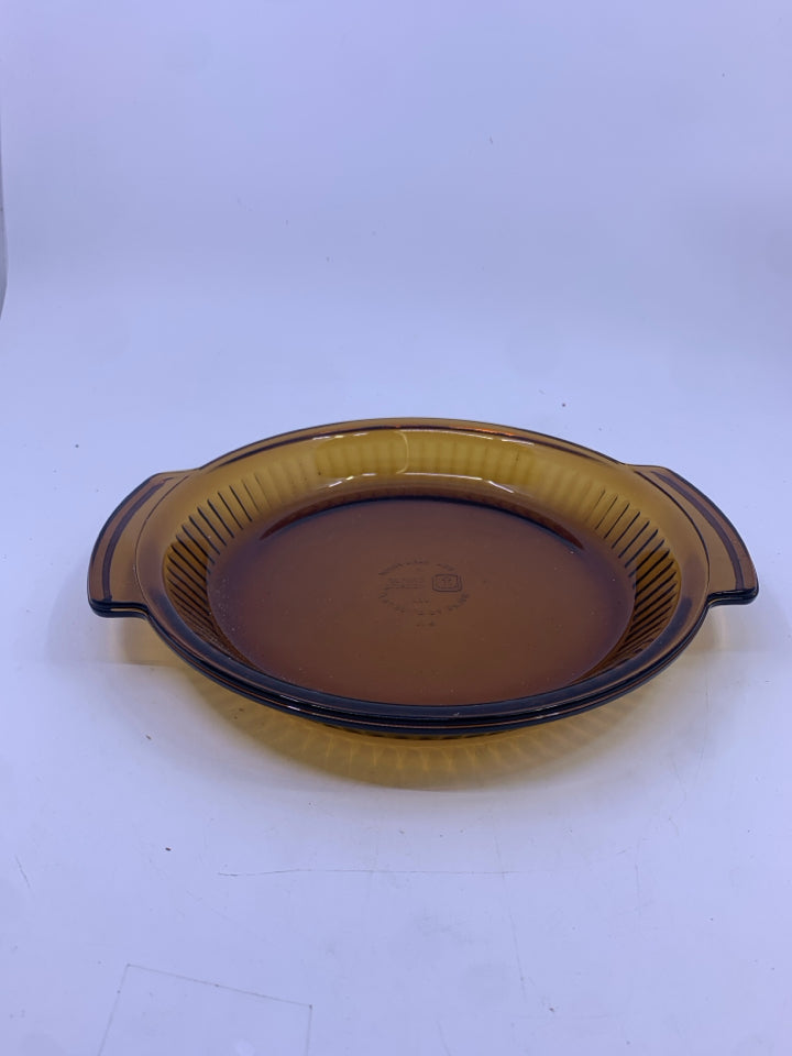 BROWN ANCHOR HOCKING PIE PAN.