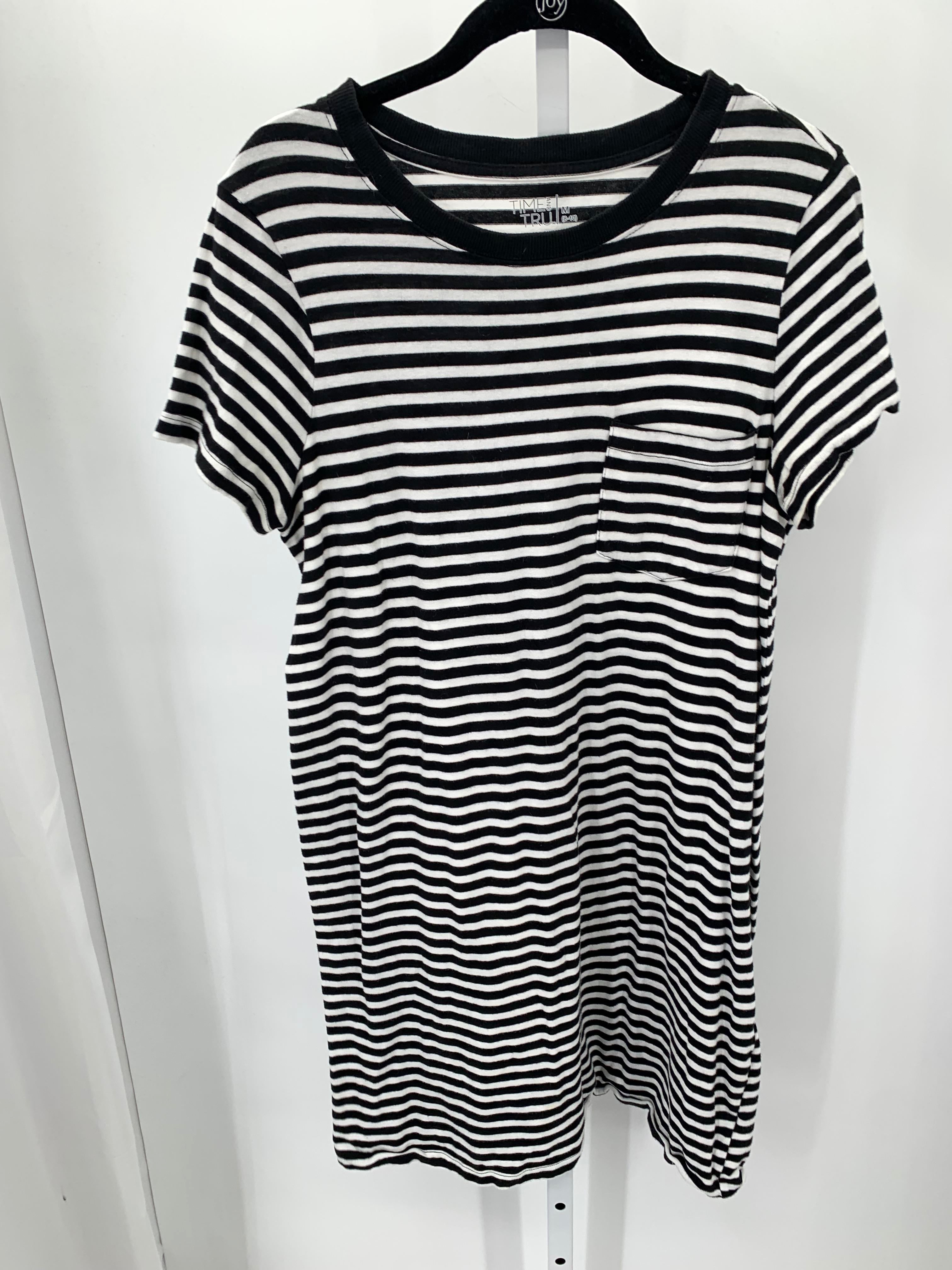 Time and Tru Size Medium Misses Short Sleeve Dress