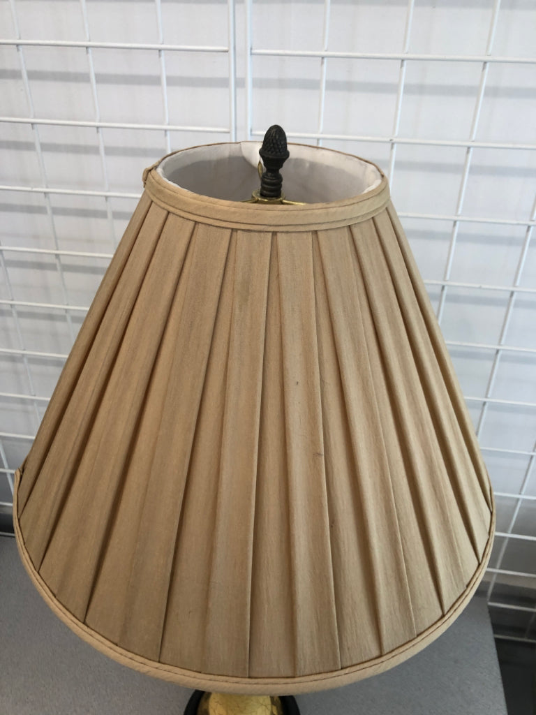 RUSTIC GRAPE THEMED LAMP W/PLEATED TAN SHADE.