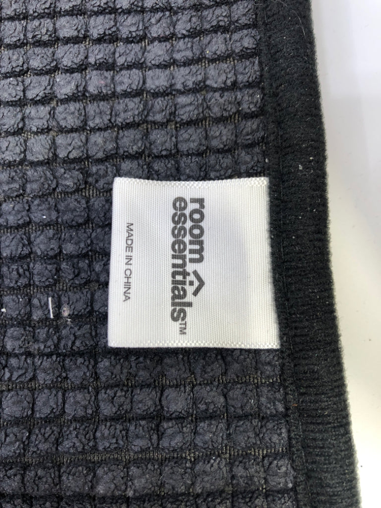 BLACK MICRO FIBER MAT.