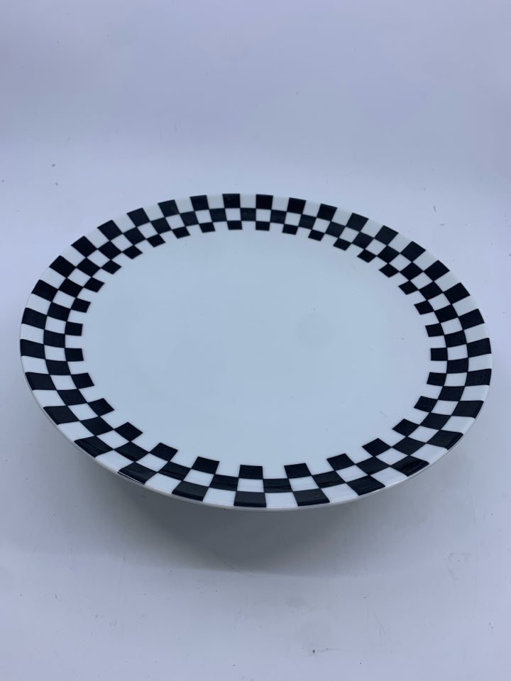 BLACK AND WHITE CHECKERED PATTERN FOOTED CAKE STAND.