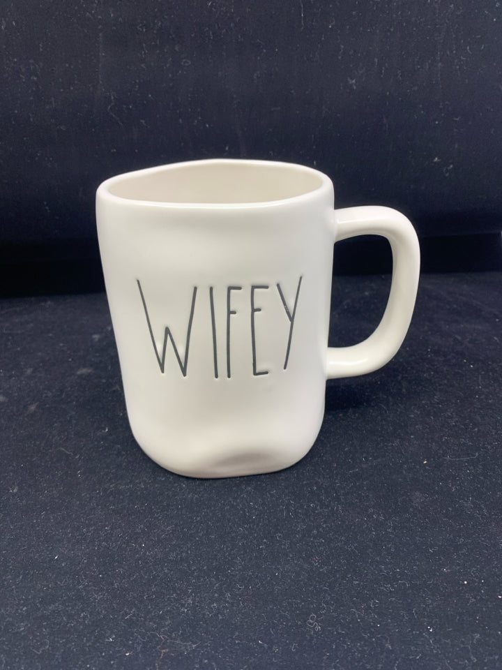 WHITE RAE DUNN WIFEY MUG.