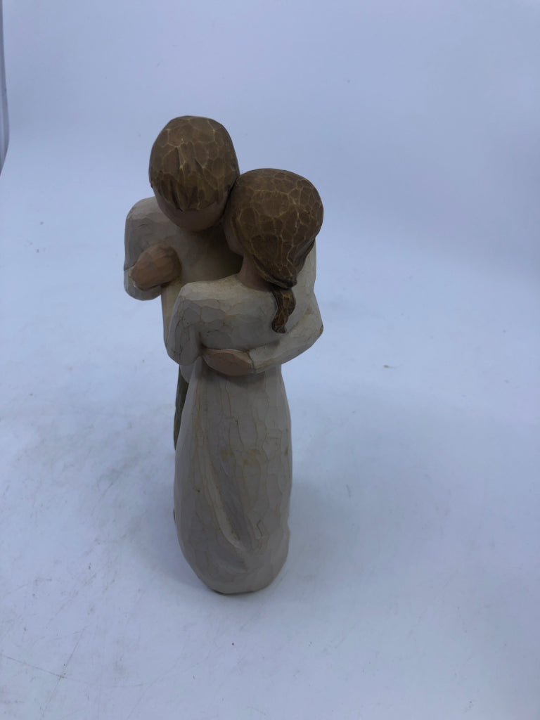 WILLOW TREE PROMISE HUGGING COUPLE.