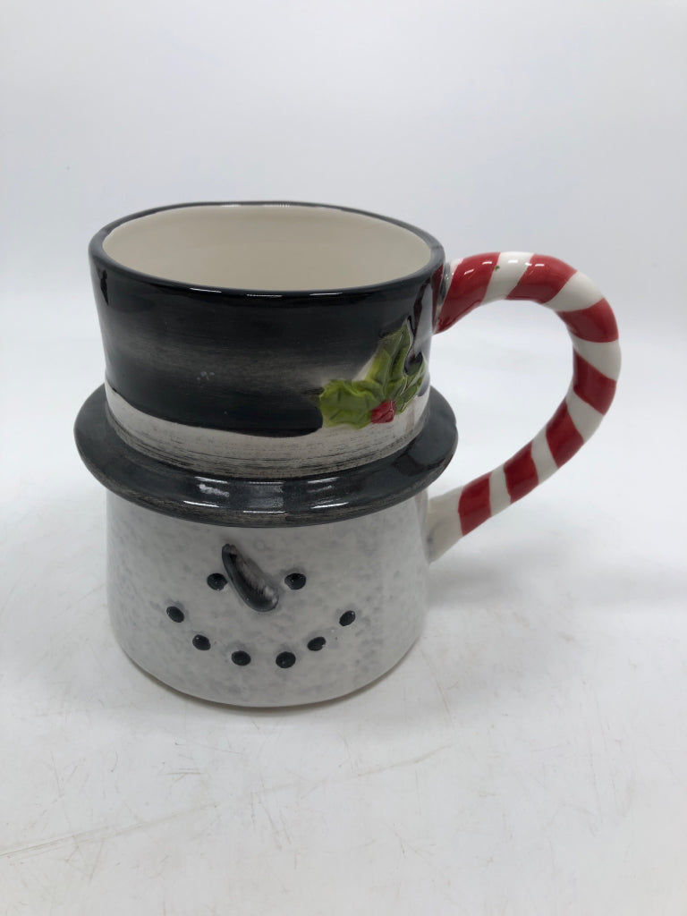 CERAMIC SNOWMAN HEAD W/ TOP HAT MUG.
