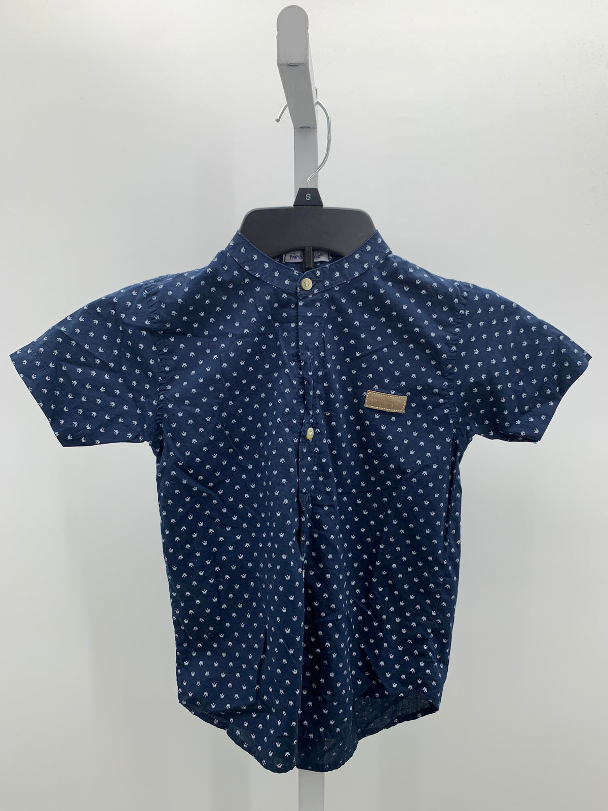 WHITE CROWNS BTN DOWN.