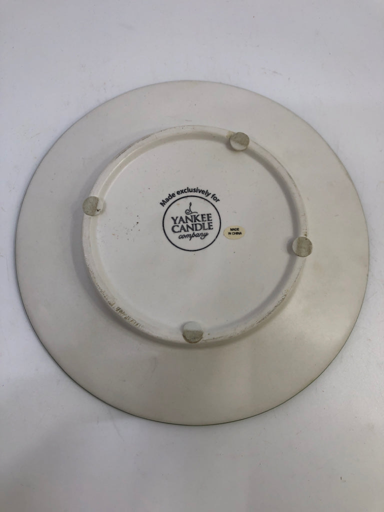 GREEN W/FLOWERS CANDLE PLATE.