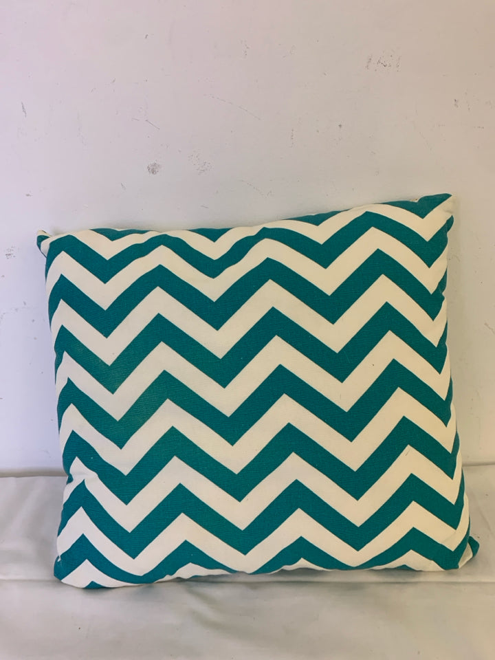 TEAL ZIG ZAG PILLOW.