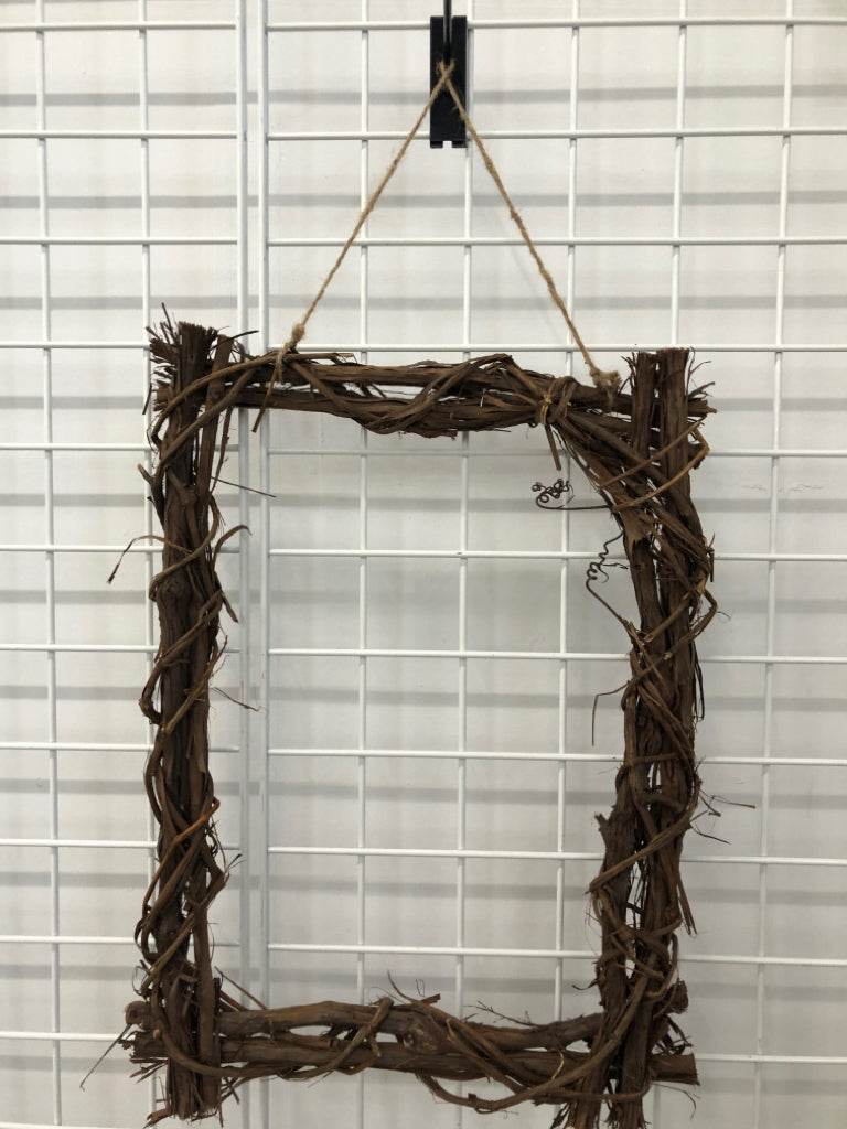 SQUARE TWIG WREATH 15" X 20"