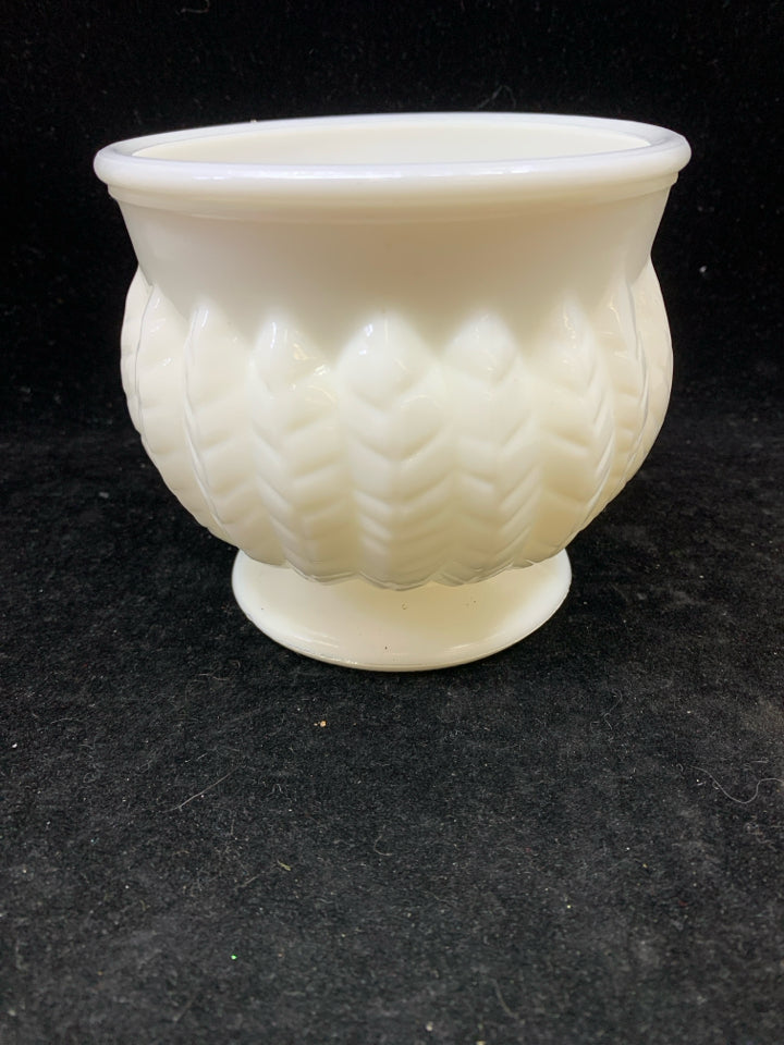 VTG WHITE MILK GLASS WHEAT FEATHER PLANTER.