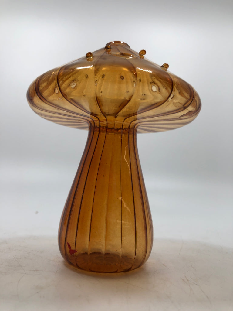 YELLOW GLASS MUSHROOM BUD VASE.