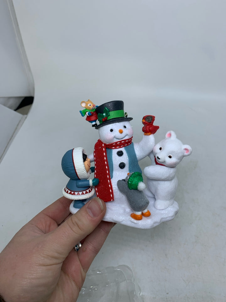 IN BOX LETS BUILD A SNOWMAN HALLMARK ORNAMENT.