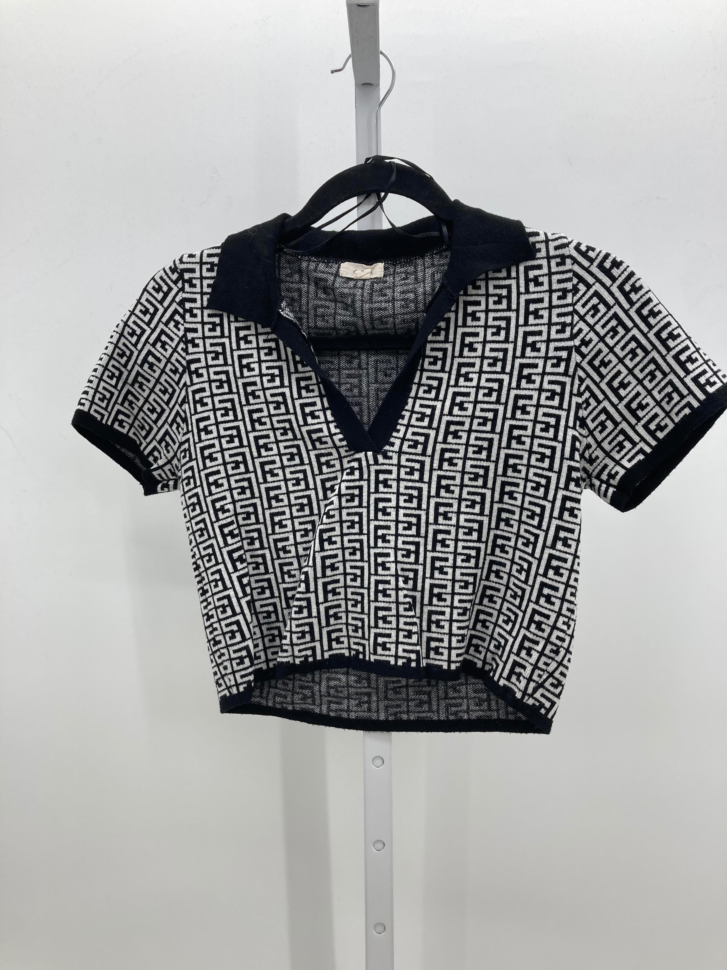 Debut Size Medium Juniors Short Sleeve Sweater