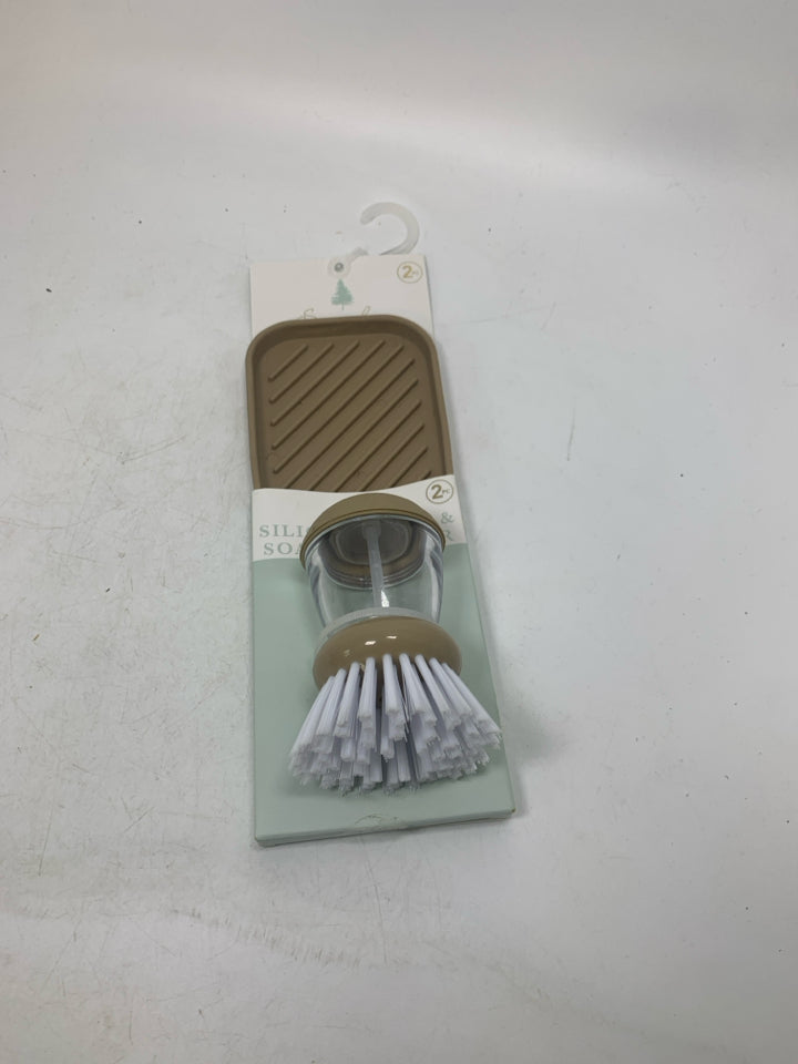 NIP SILICONE TRAY & SOAP DISPENSER.