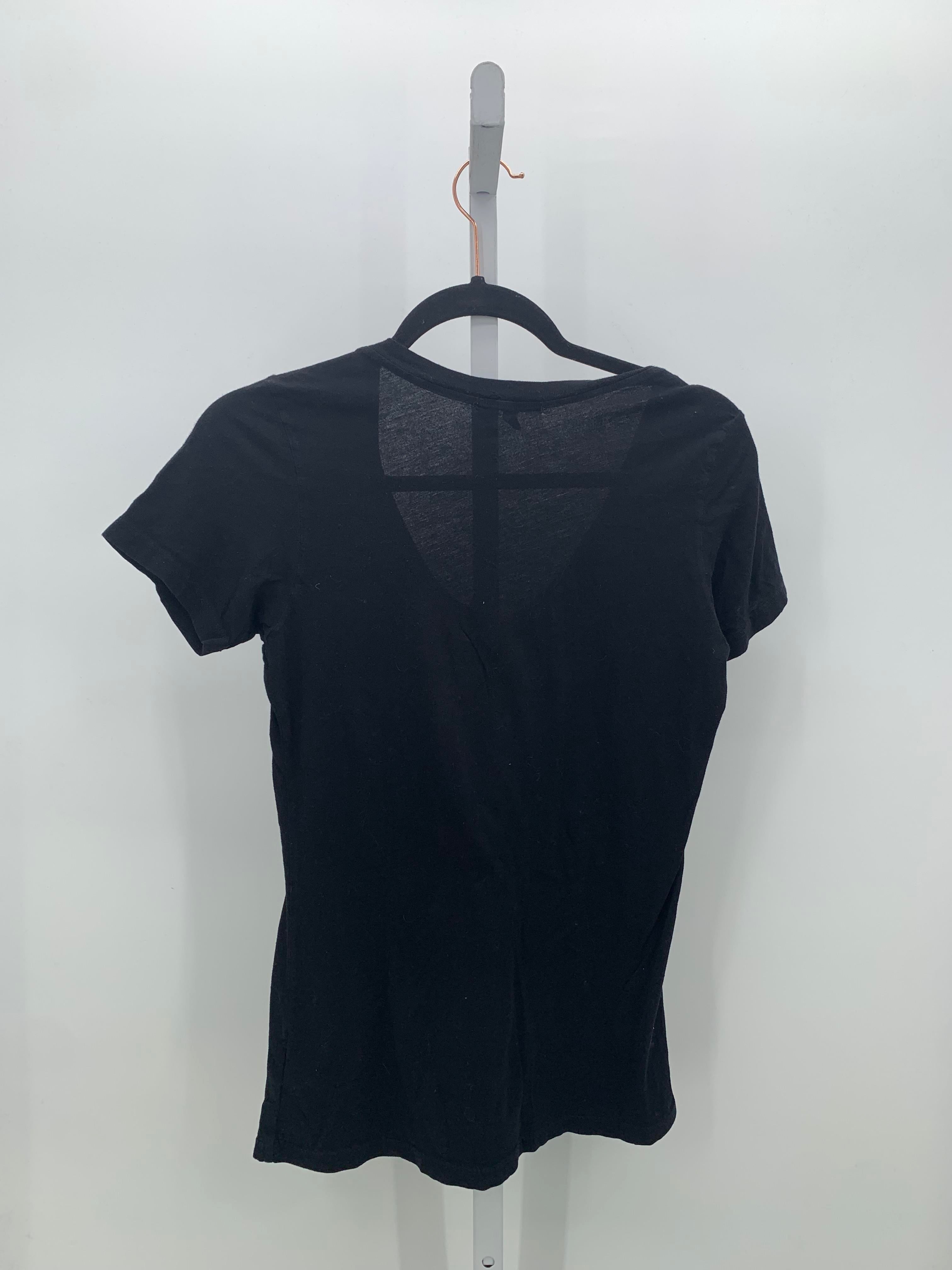 Size Medium Misses Short Sleeve Shirt