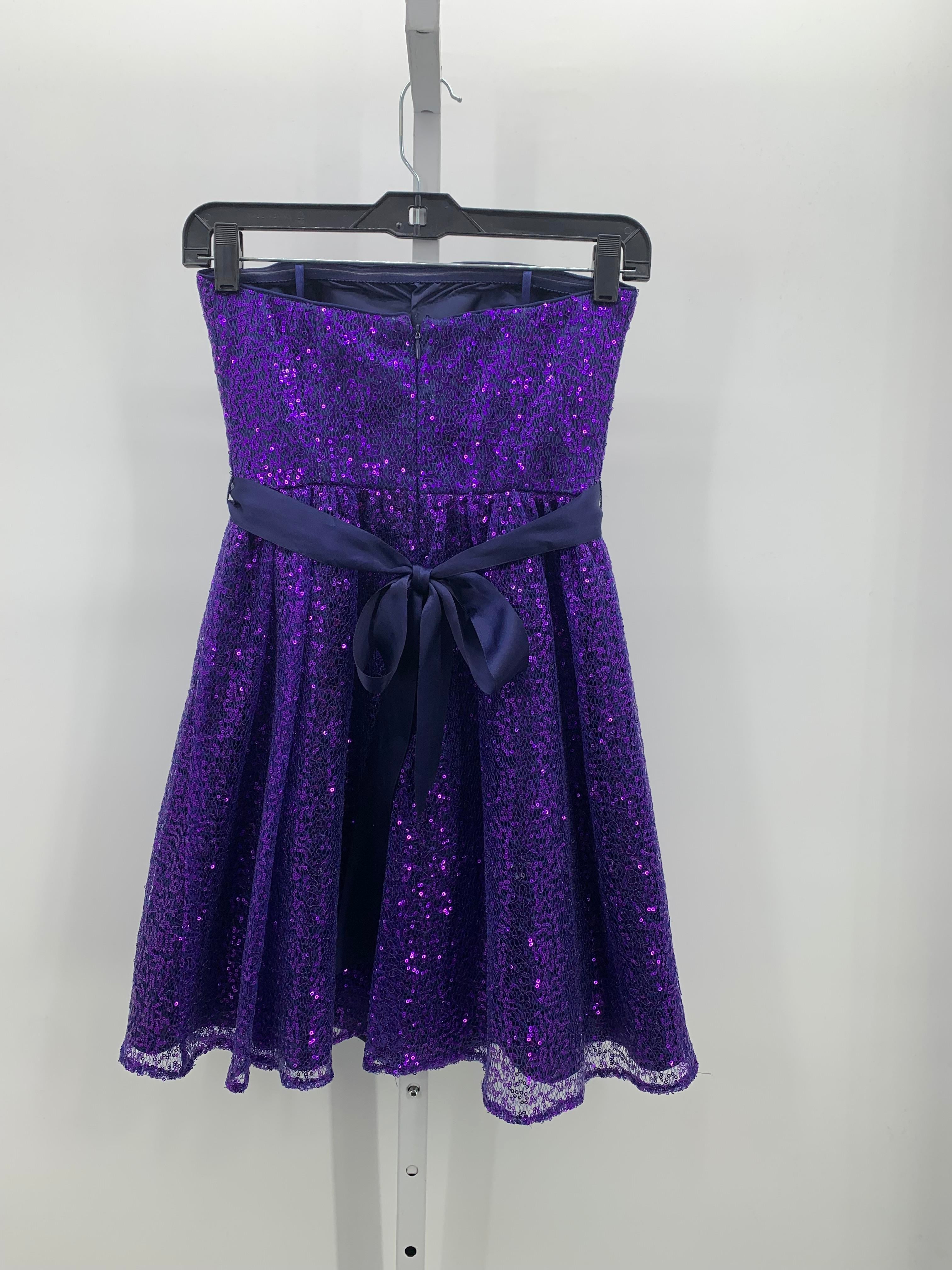 Hailey Logan Size 3/4 Juniors Sleeveless Dress