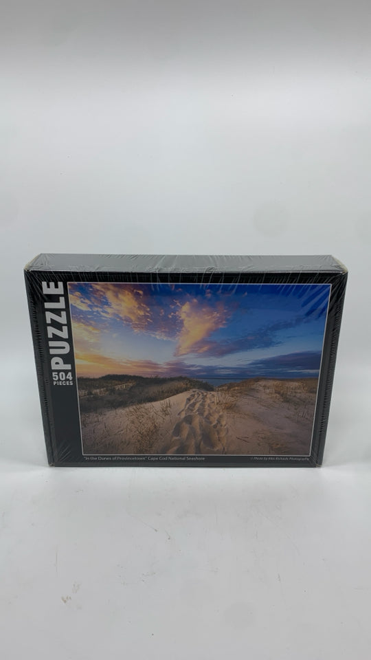 NIB SAND DUNE PUZZLE.