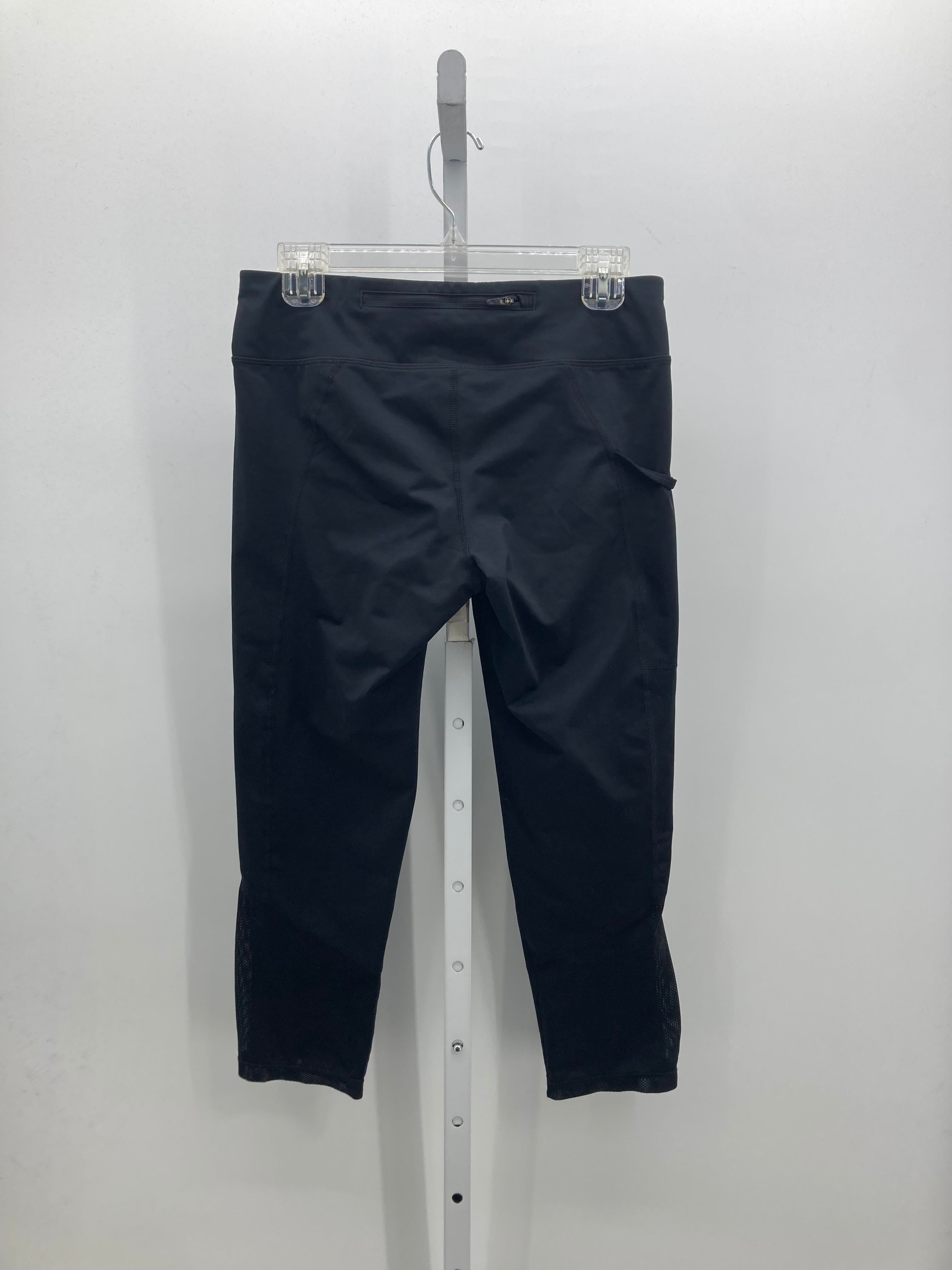 Nike Size Medium Misses Capri Pants