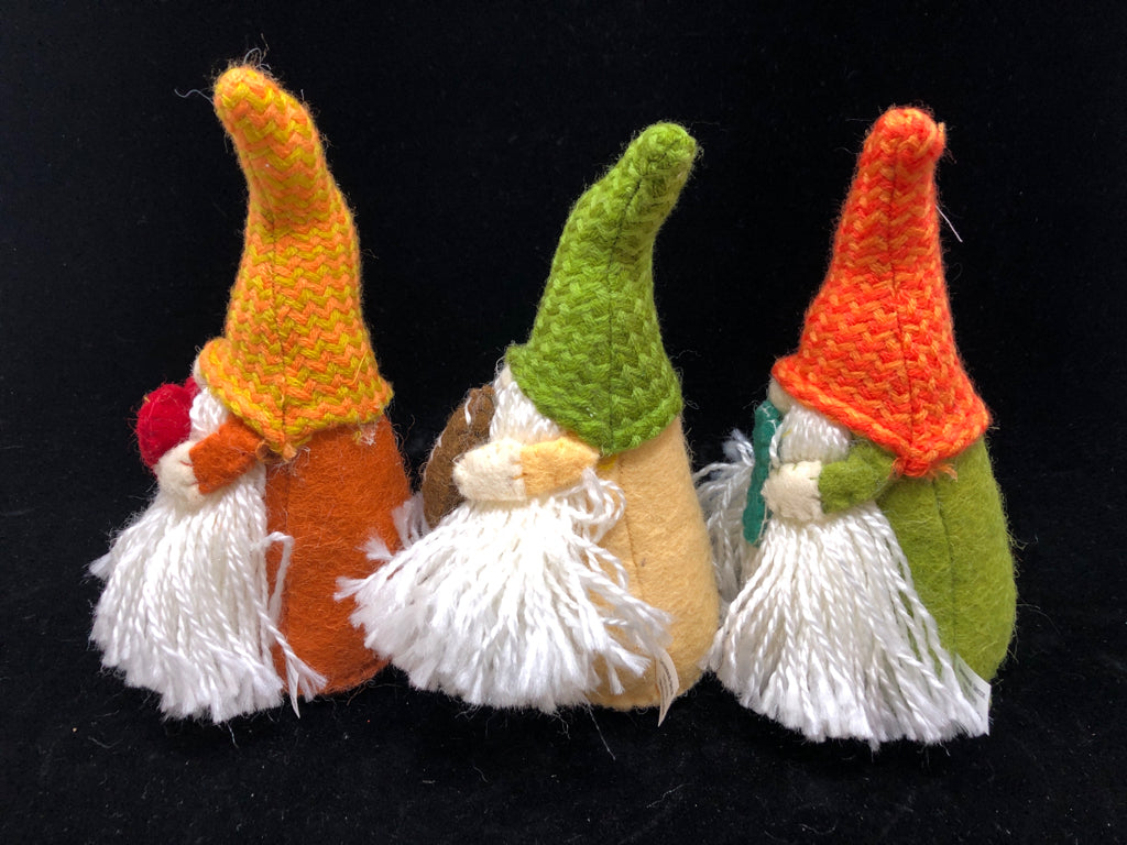 3 FELT ASSORTED SMALL GNOME.