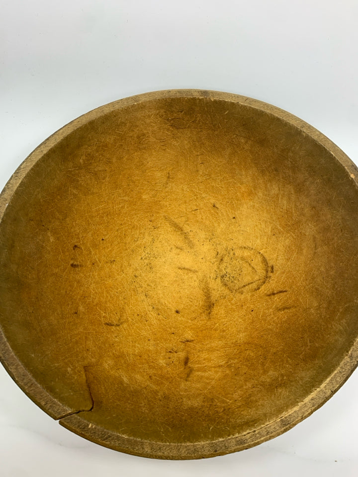 VTG WOOD CARVED BOWL.