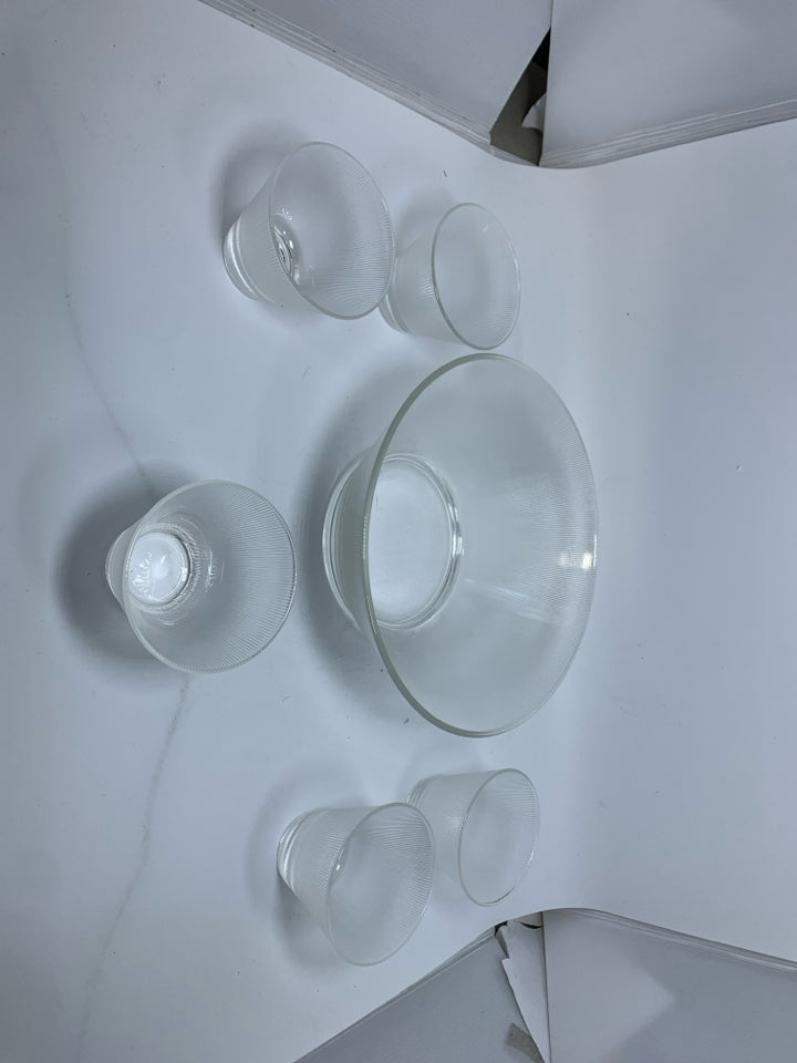 6 PC GLASS RIBBED BOWL W/ SMALL BOWLS.