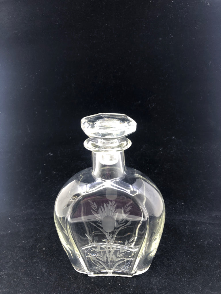 ETCHED FLOWER GLASS EMPTY DECANTER.