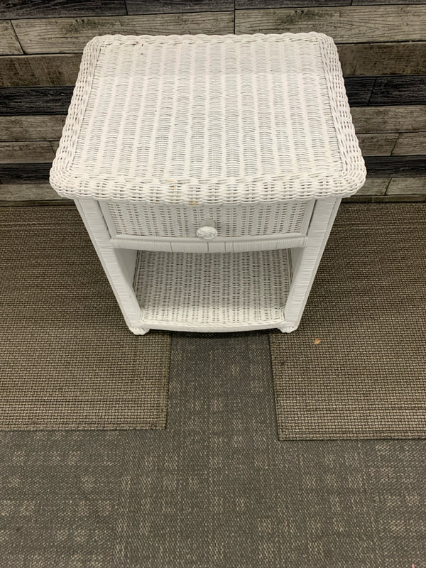 2 TIER WHITE WICKER NIGHT STAND W/ 1 DRAWER.