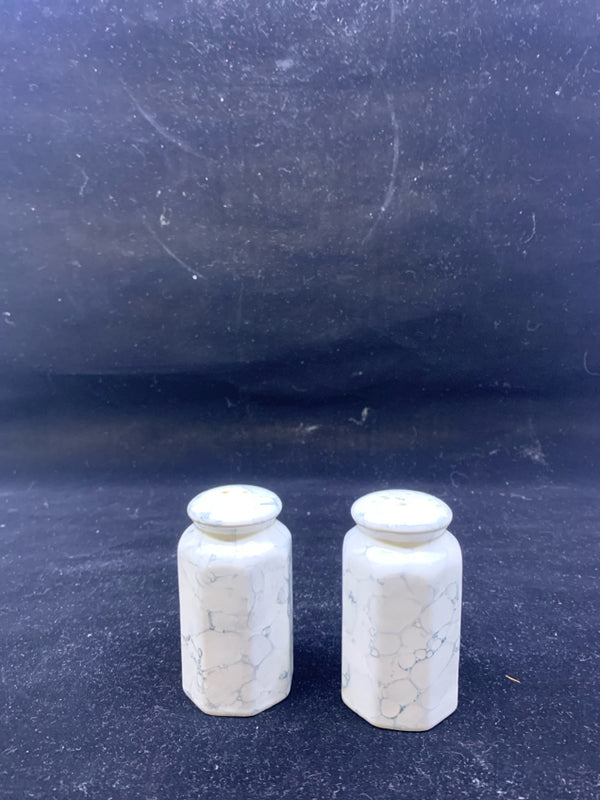 WHITE AND GREY MARBLE SALT AND PEPPER SHAKERS.