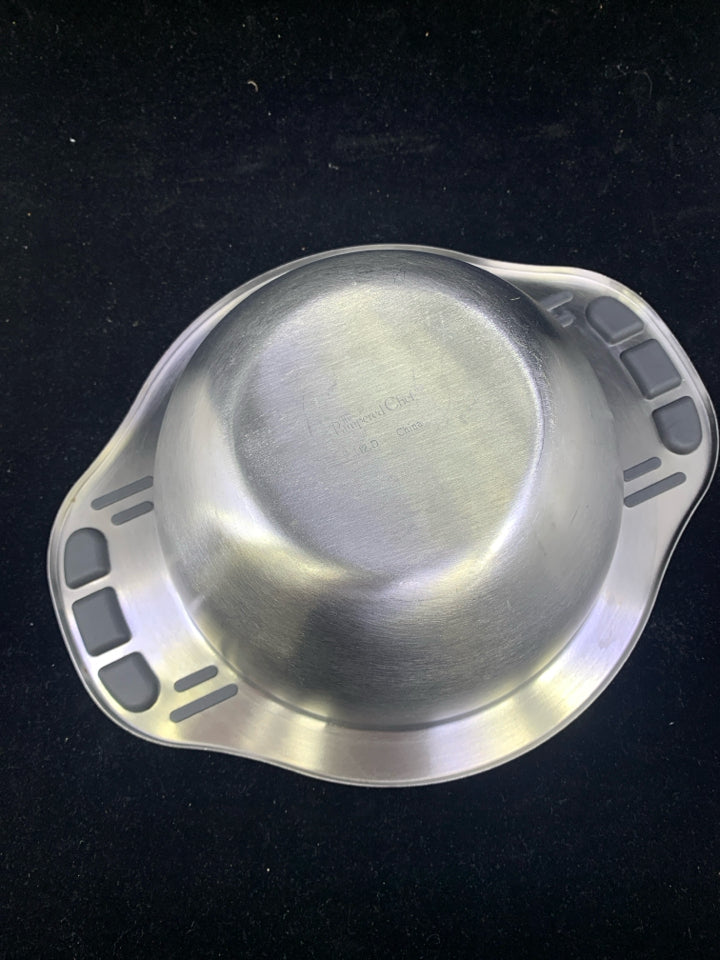 STAINLESS STEEL PAMPERED CHEF SMALL MIXING BOWL.