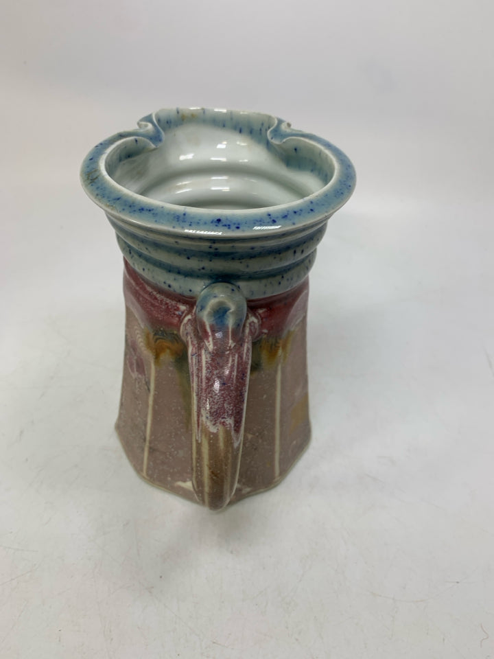 PINK/BLUE ABSTRACT CREAMER.