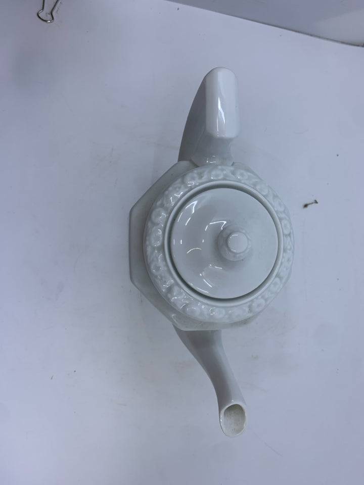 WHITE PORCELAIN TEAPOT, ROSENTHAL GERMANY.