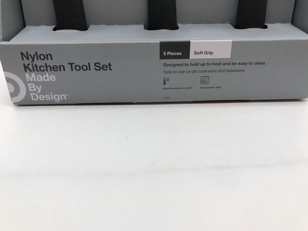 NIB 5PC BLACK NYLON KITCHEN TOOL SET.