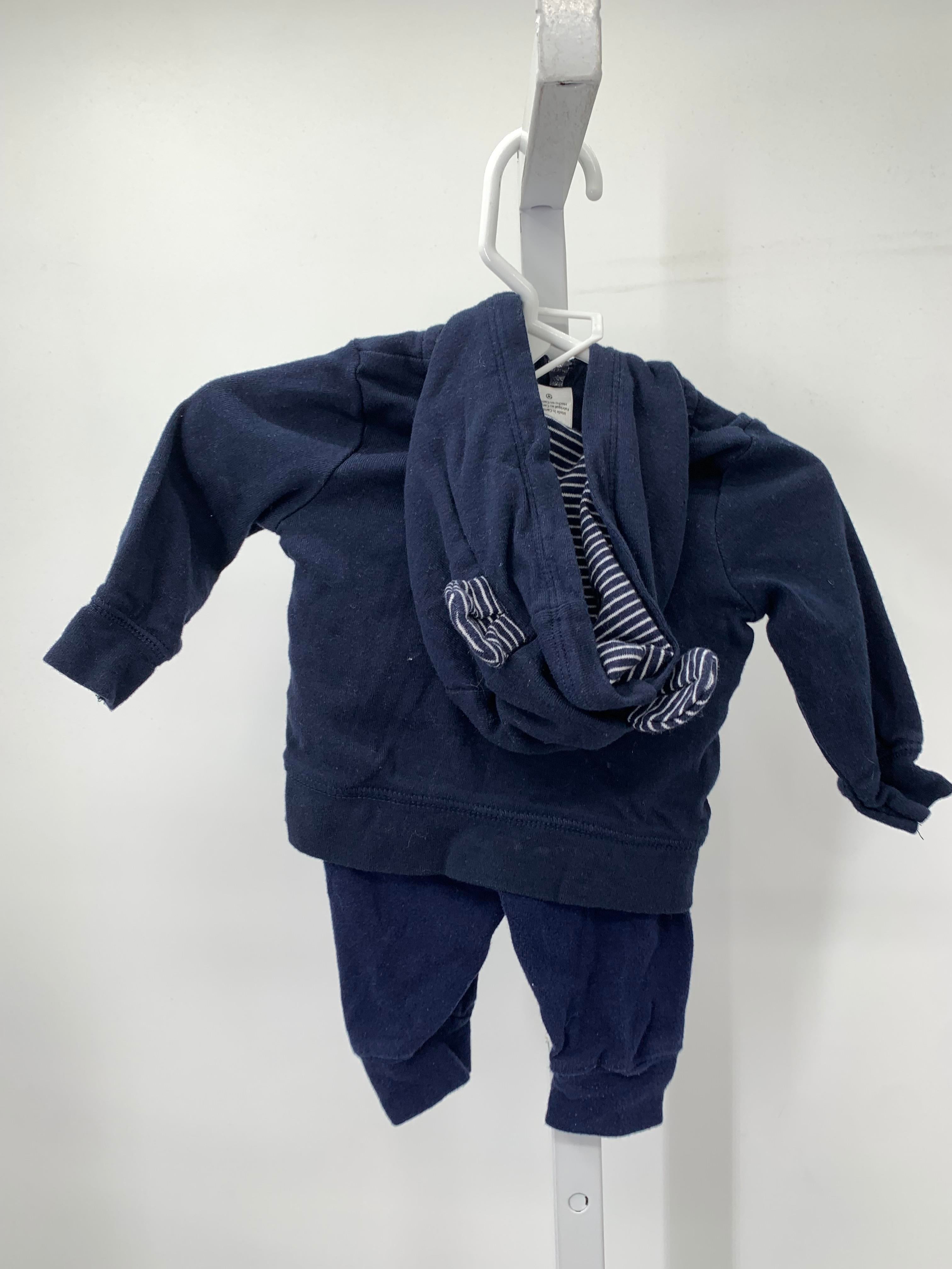 HOODED ZIP JACKET AND PANTS