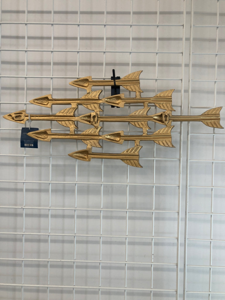 GOLD PAINTED ARROW DECOR.