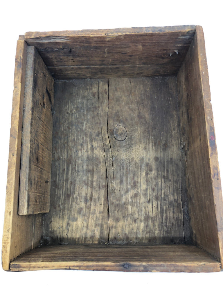 VTG WOOD CAPEWELL HORSE NAIL CRATE.