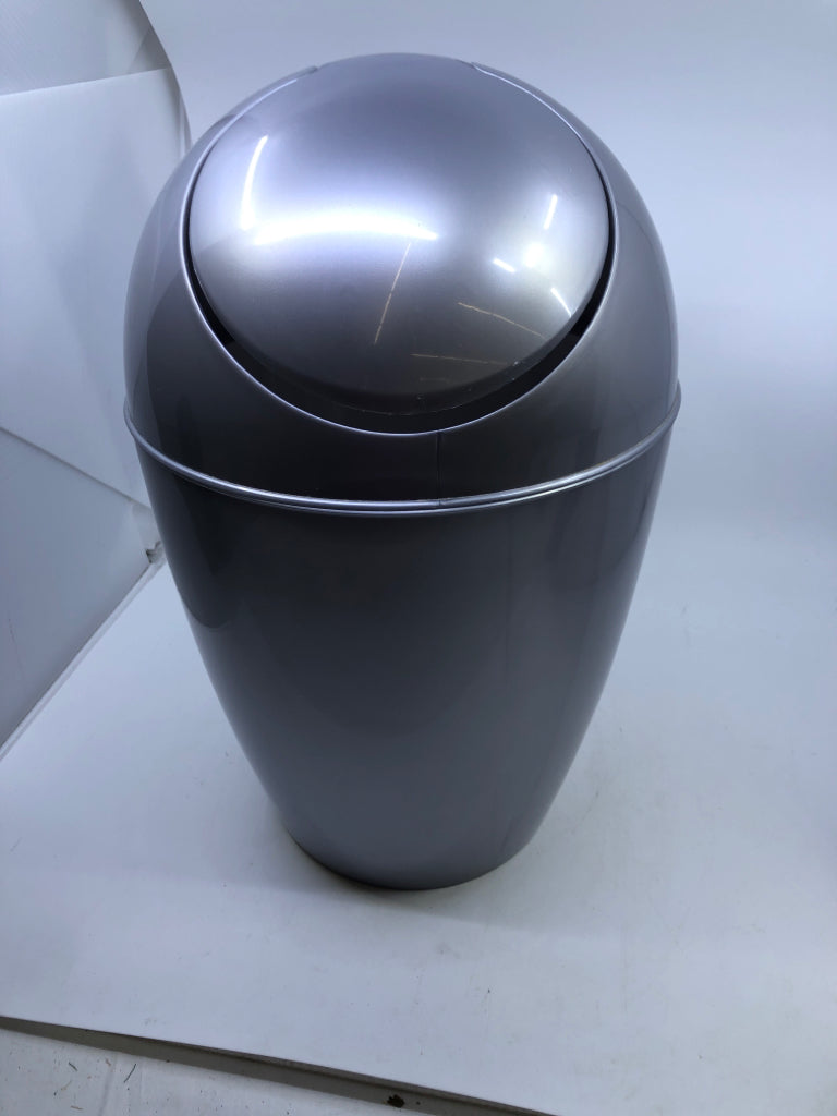 GREY PLASTIC TRASH BIN.