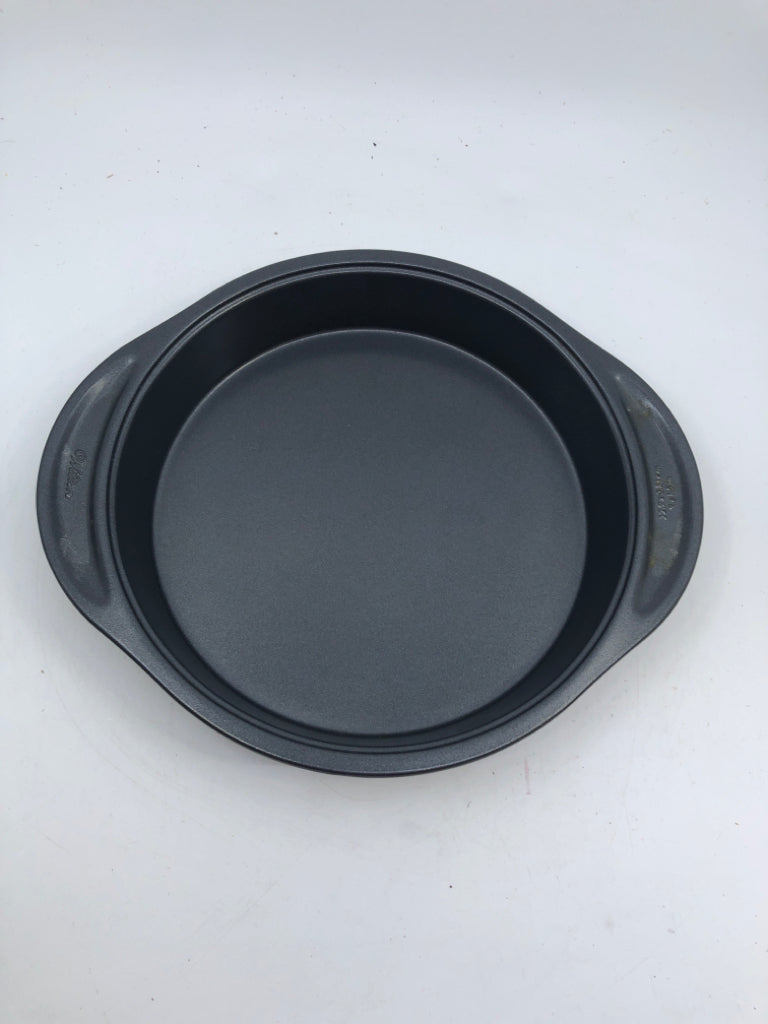 WILTON METAL CAKE PAN.