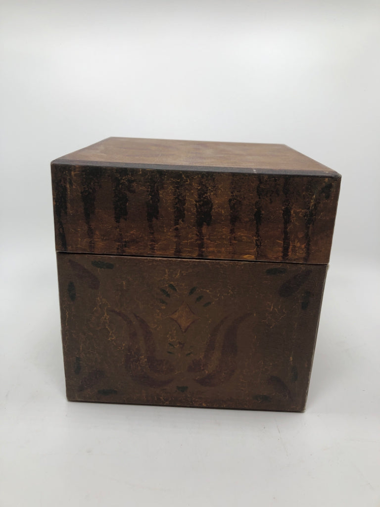 2PC NESTING DECOR BOXES.