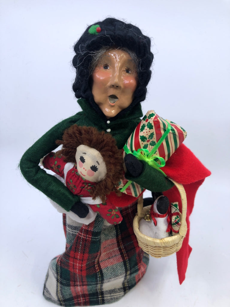 BYERS' CHOICE WOMAN HOLDING PRESENTS IN GREEN COAT-1996.