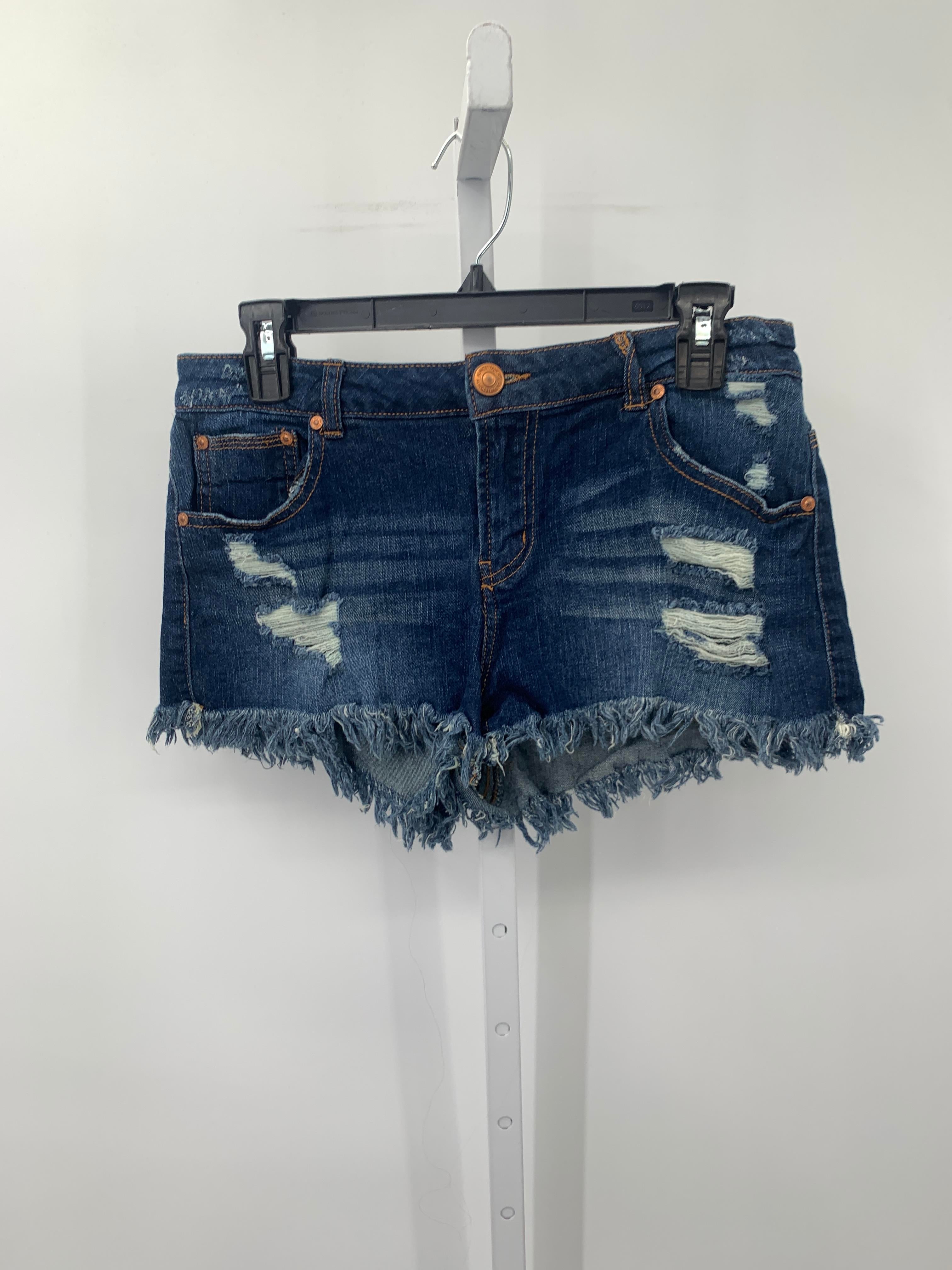 Almost Famous Size 9 Juniors Shorts