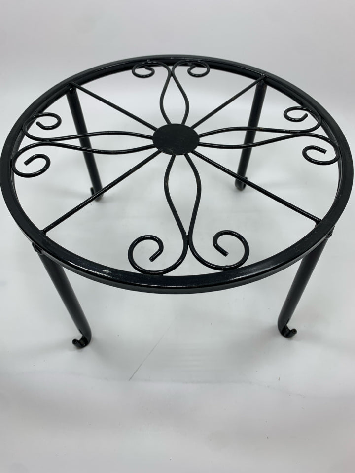 SM BLACK PLANT STAND.