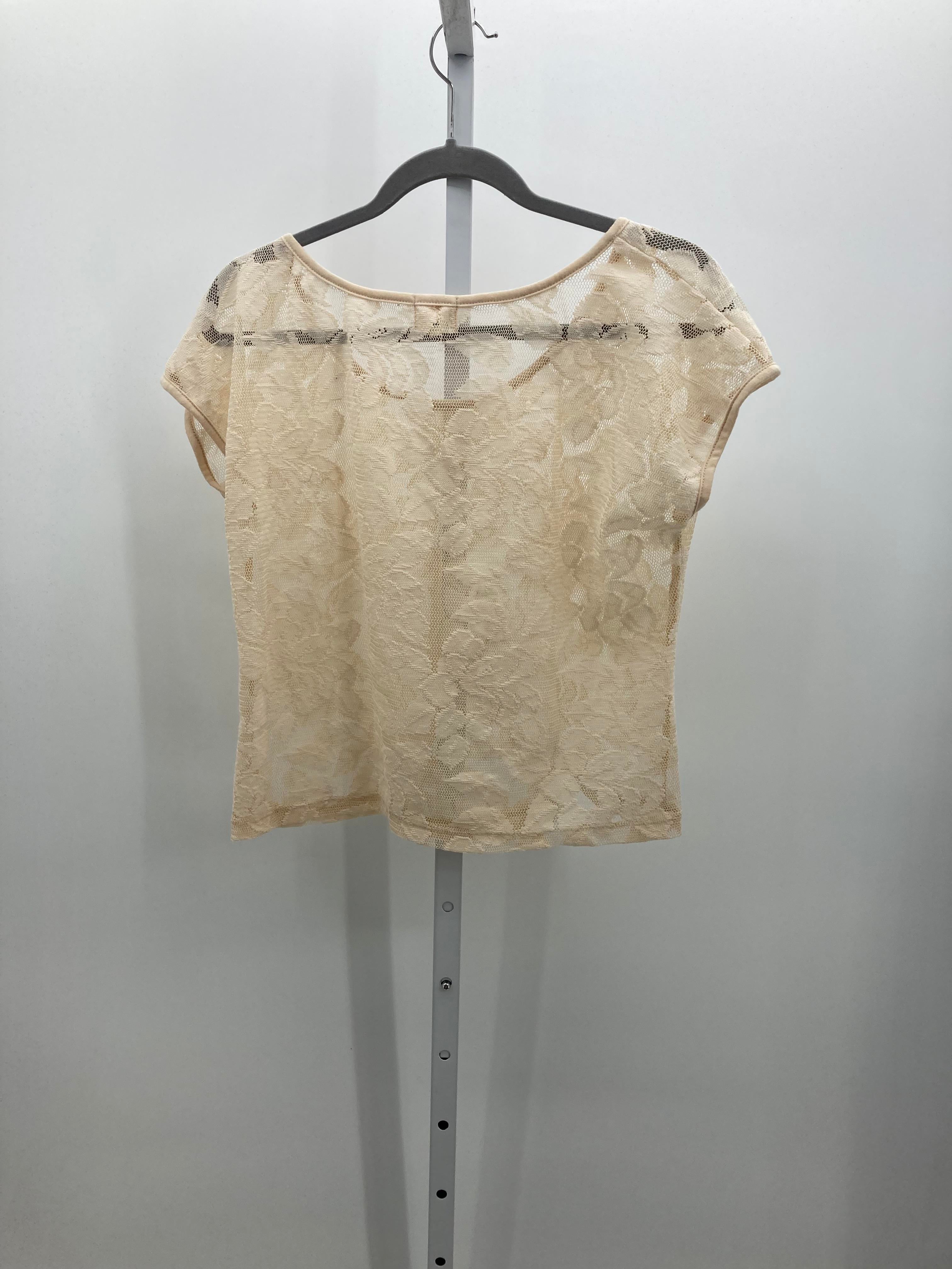 One Clothing Size Medium Juniors Short Sleeve Shirt