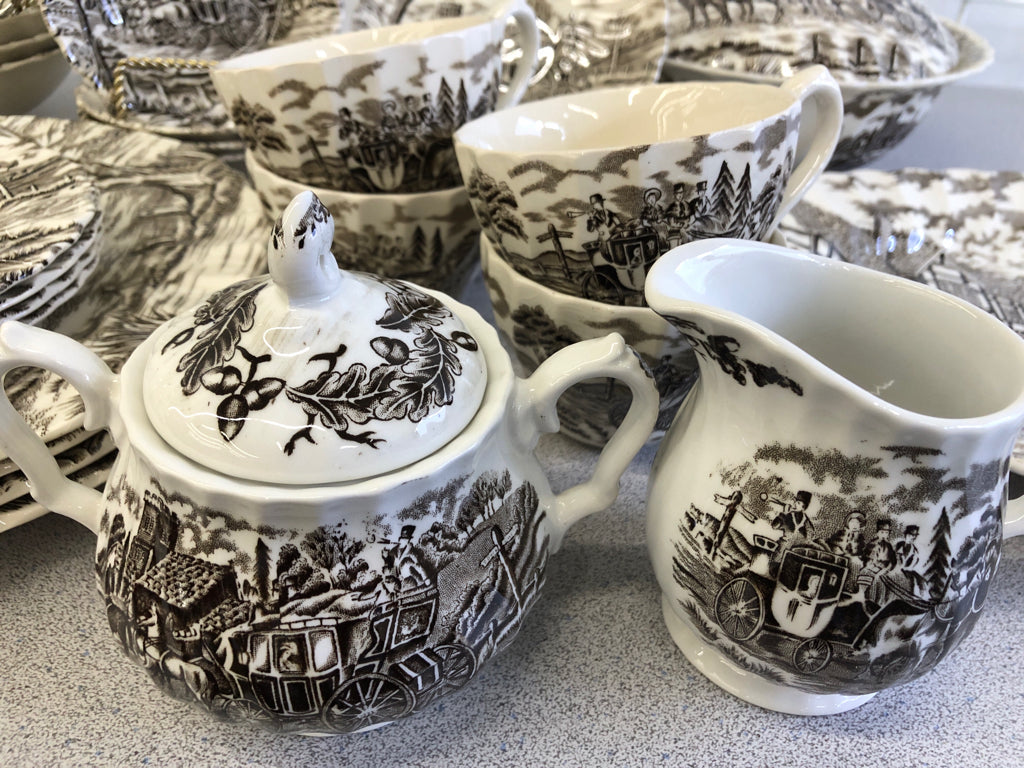 26 PC VTG BROWN VILLAGE PATTERN DINNER SET- CREAMER AND SUGAR, ROUND SERVER W LI