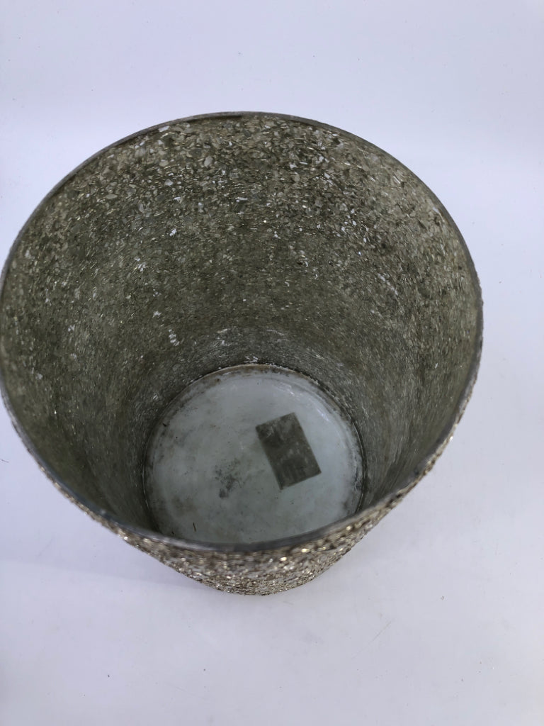 SILVER CRACKLE CYLINDER CANDLE HOLDER.