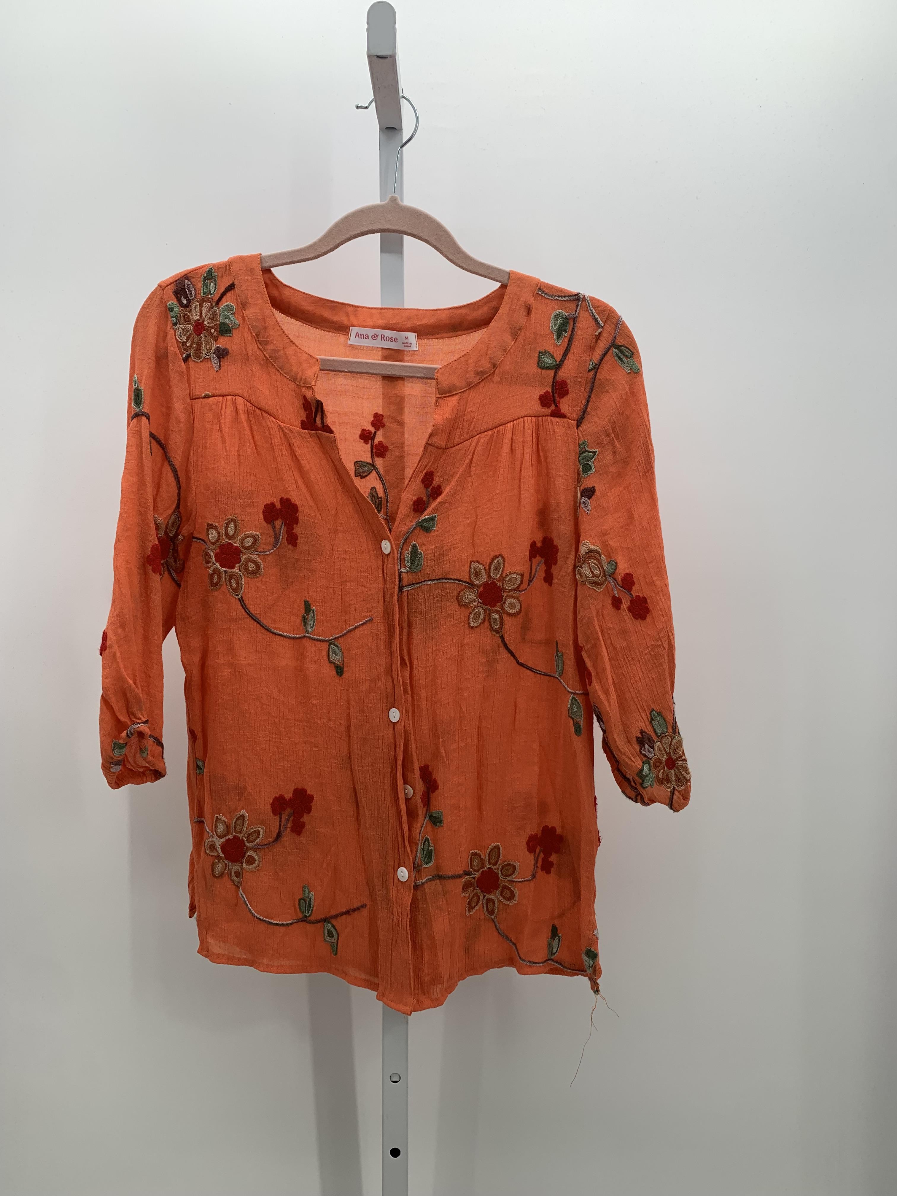 Size Medium Misses 3/4 Sleeve Shirt